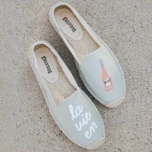 NEW- SoludosLa Vie En Rose Espadrille. Chambray blue. Women’s size 9. Never worn